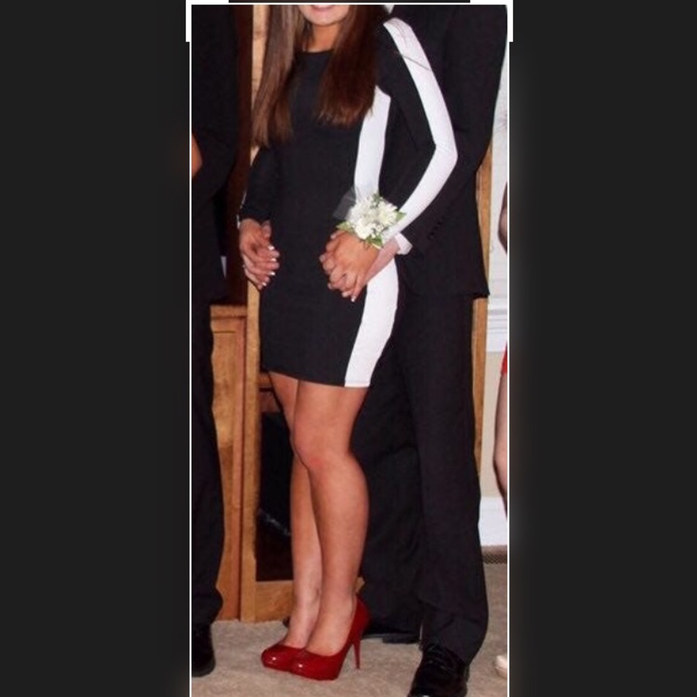 Arden B black and white body con